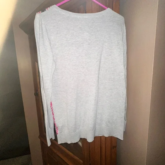 LARGE MATERNITY Plaid Patterned Gray Sweater. MUST BE BUNDLED - Picture 5 of 8